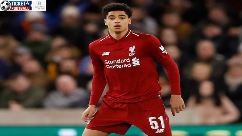 Ki-Jana Hoever of Liverpool during the Carabao Cup Third Round match between Milton Keynes Dons and Liverpool at Stadium mk on September 25, 2019 in Milton Keynes, England